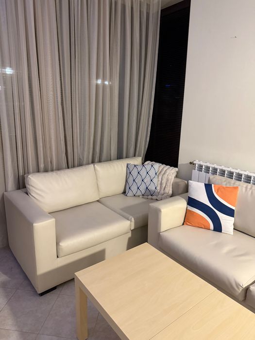 Два бежови дивана изкуствена кожа в перфектна кондиция