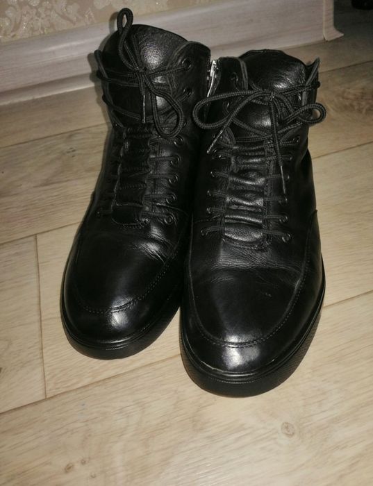 Продам мужские зимние ботинки