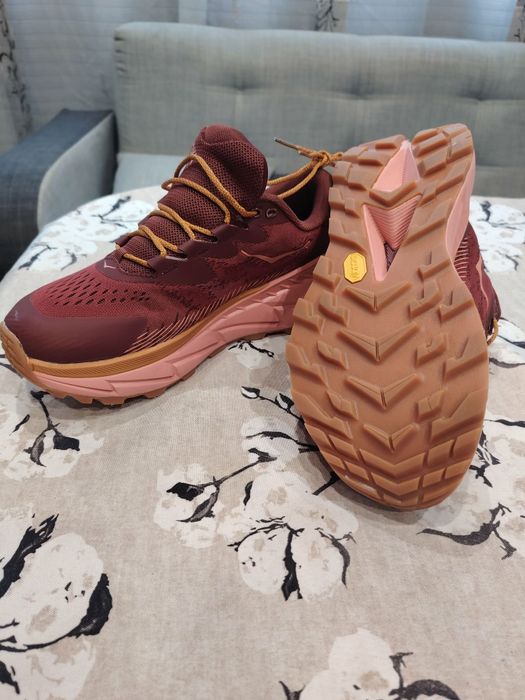 H O K A       Skyline float x