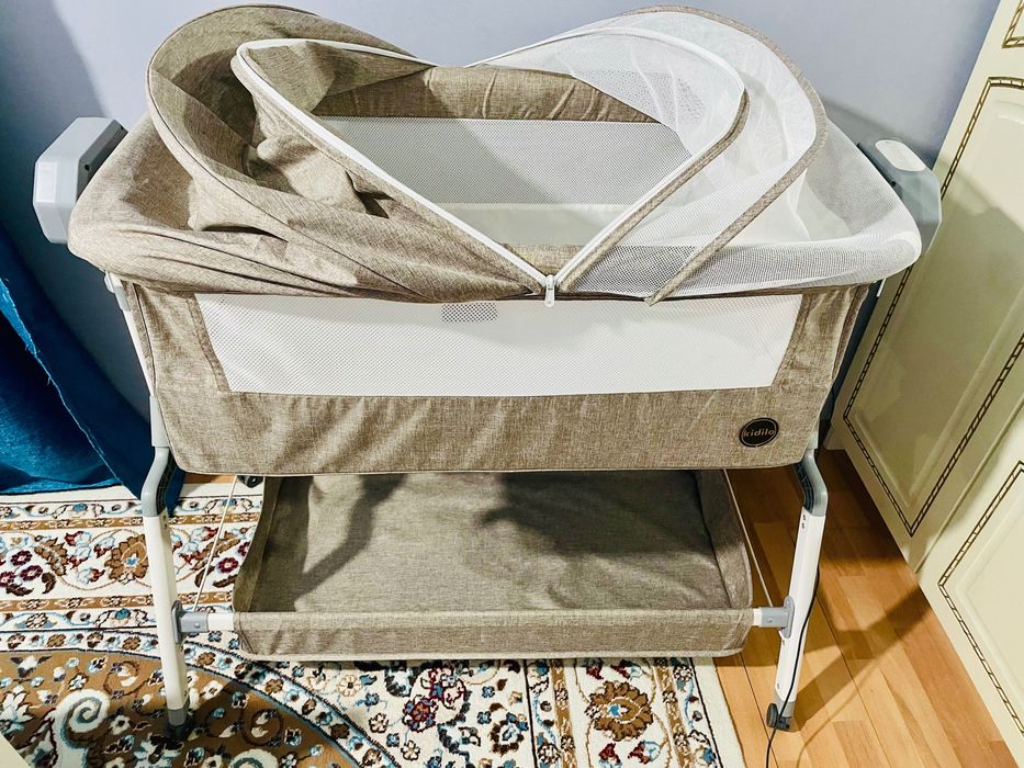 Продам приставную кровать-манеж