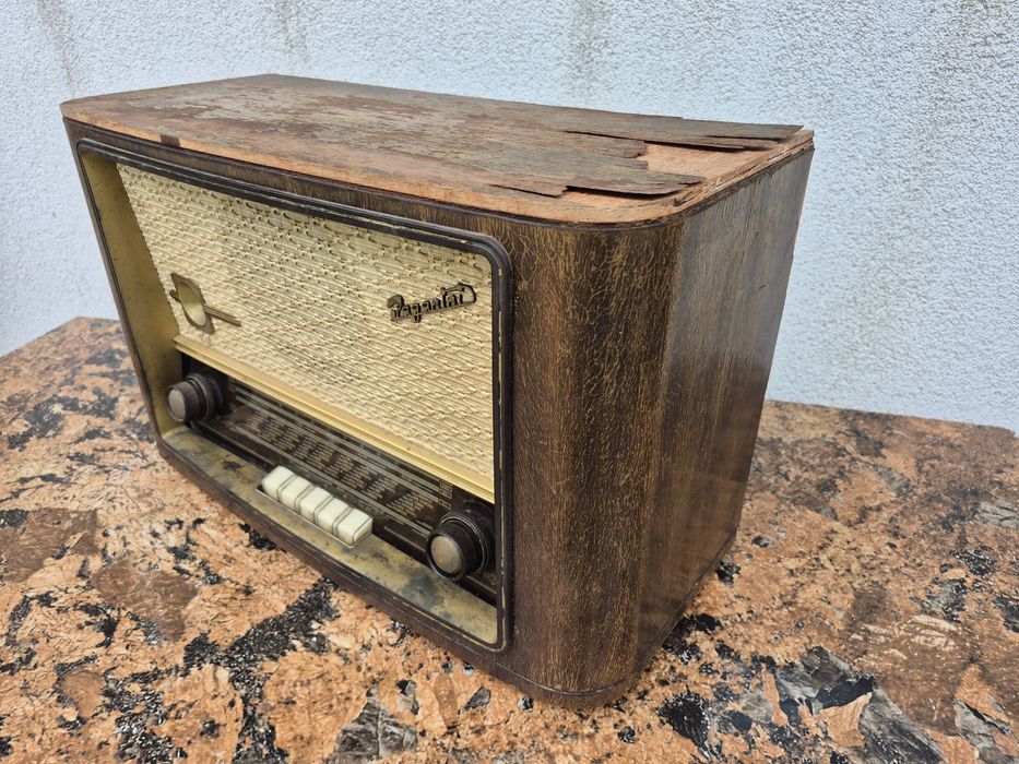 Vând Radio Nora PAGANINI 948 w made in Germany fabricat in 1953