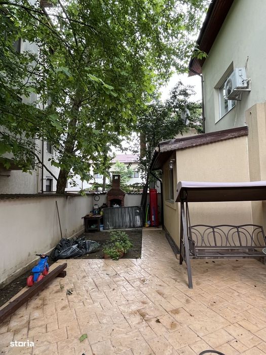 Apartament 3 camere la vilă cu grădină, aproape de metrou, proprietar