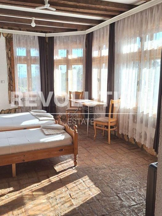 Дава се под наем Къща в Варна, Галата - 600 кв.м за 2593.35 € - Снимка #2