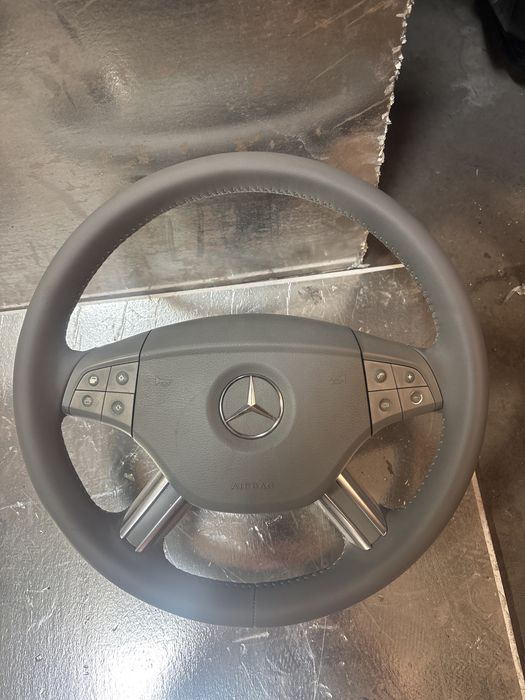 Mercedes волани.