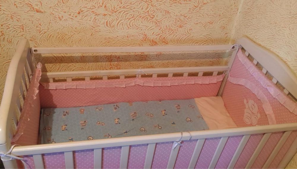Детская кроватка
