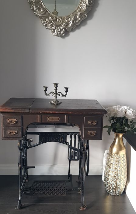 Mașină veche de cusut