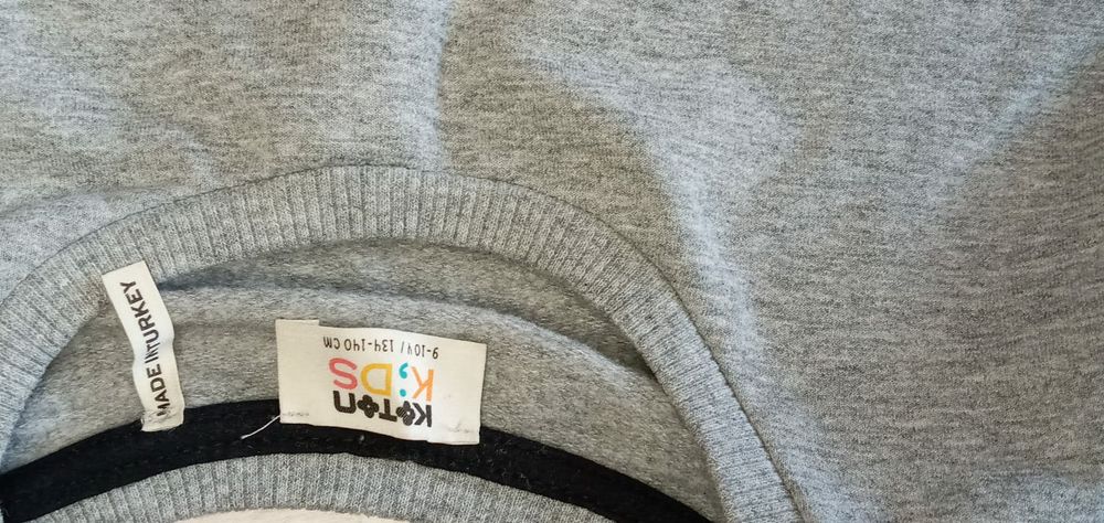 Продам одежду на мальчика 134-140 р.