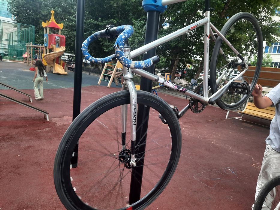 Fixed gear bike horse H700