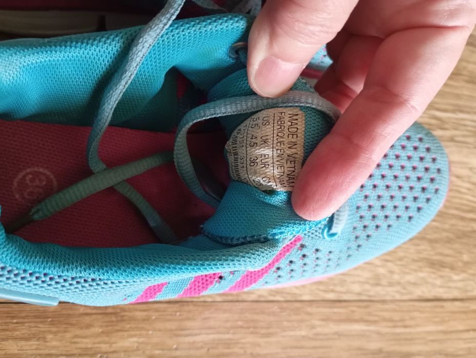 Продаются летние кроссовки