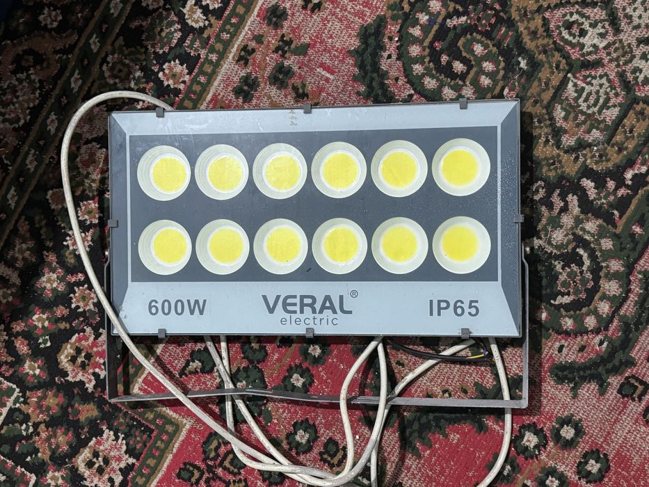 Projektor (Veral ishlatilgan) 600W