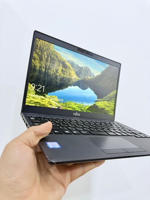 ULTRABOOK Fujitsu i3 8-avlod