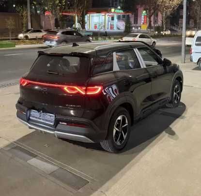 BYD Yuan Up 3 поз 401 км! 2025г Черный! 7 тыс км пробега! Чистая!