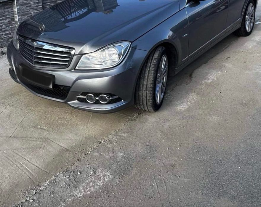 Dezmembrez  mercedes w204 2009-2013