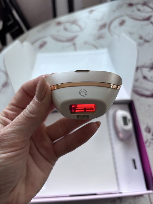 Фотоепилатор Philips Lumea Advanced