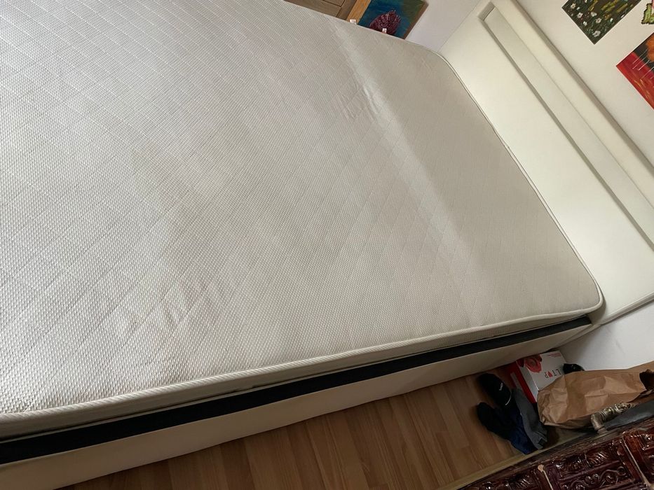 Pat pentru 2 persoane