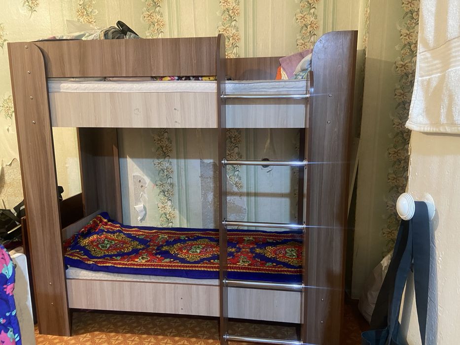 Двухэтажная кровать