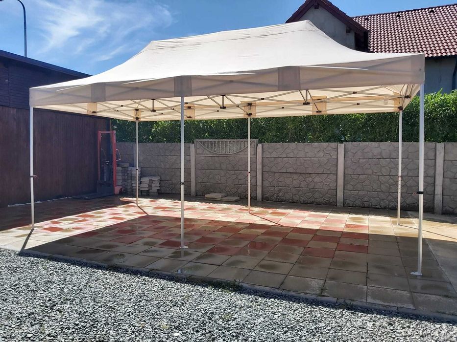 Inchiriez masa dreptunghiulară cu scaune