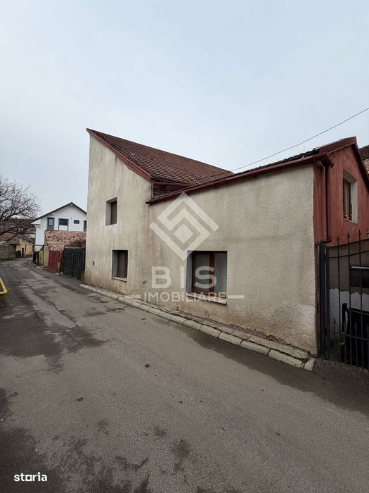 Casa de vanzare - zona Centru