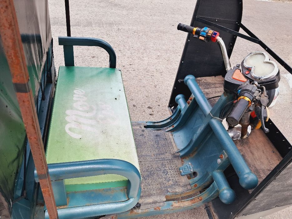 Triciclu tuk tuk moped electric