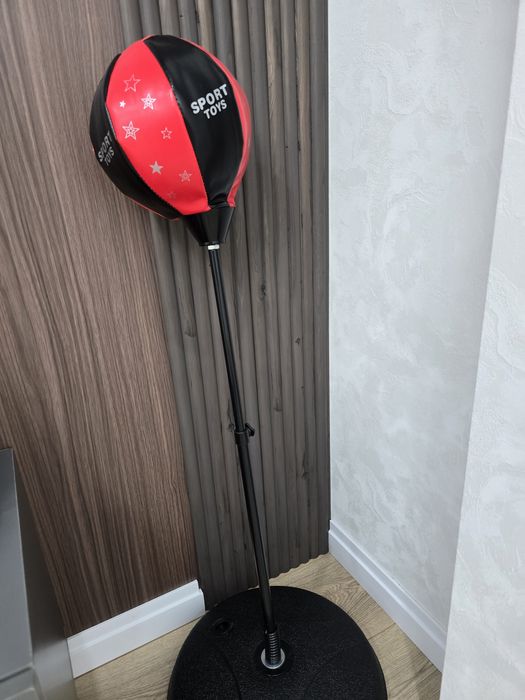 Боксёрская груша на пружине