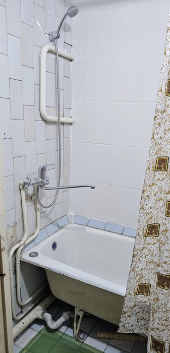 Срочно сдается 1+1x комнатная квартира в
ТТЗ НИЖНИЙ БАЗАР на долгый ср