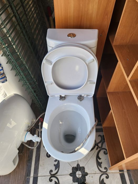 Продам унитаз новый