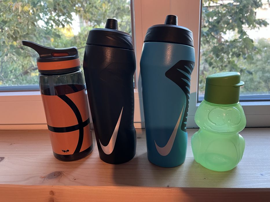 Детски шишета Nike, Tupperware, Yolo