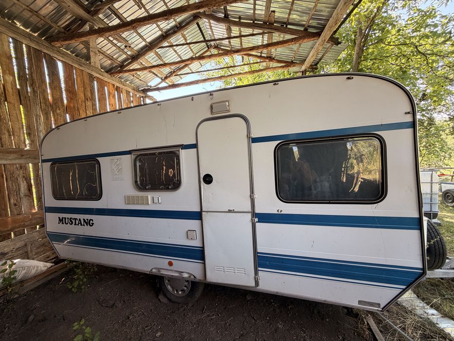 Rulotă Mustang – ideală pentru camping/vacanțe – vânzare