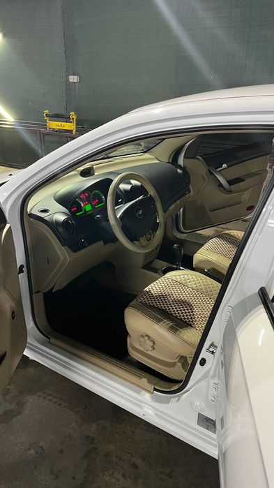 Продам свою Nexia 3 автомат. Кузов белый, салон бежевый.