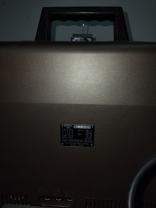 Продаеётся кинопроектор,EIKI,б/у,в отличном состоянии