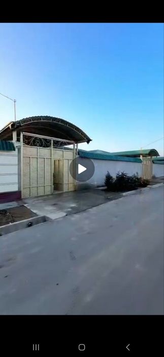 Yangi qurilgan zamonaviy kotej