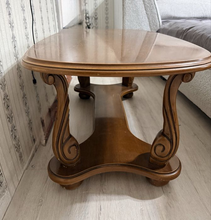 Журнальный столик из дерева Европа