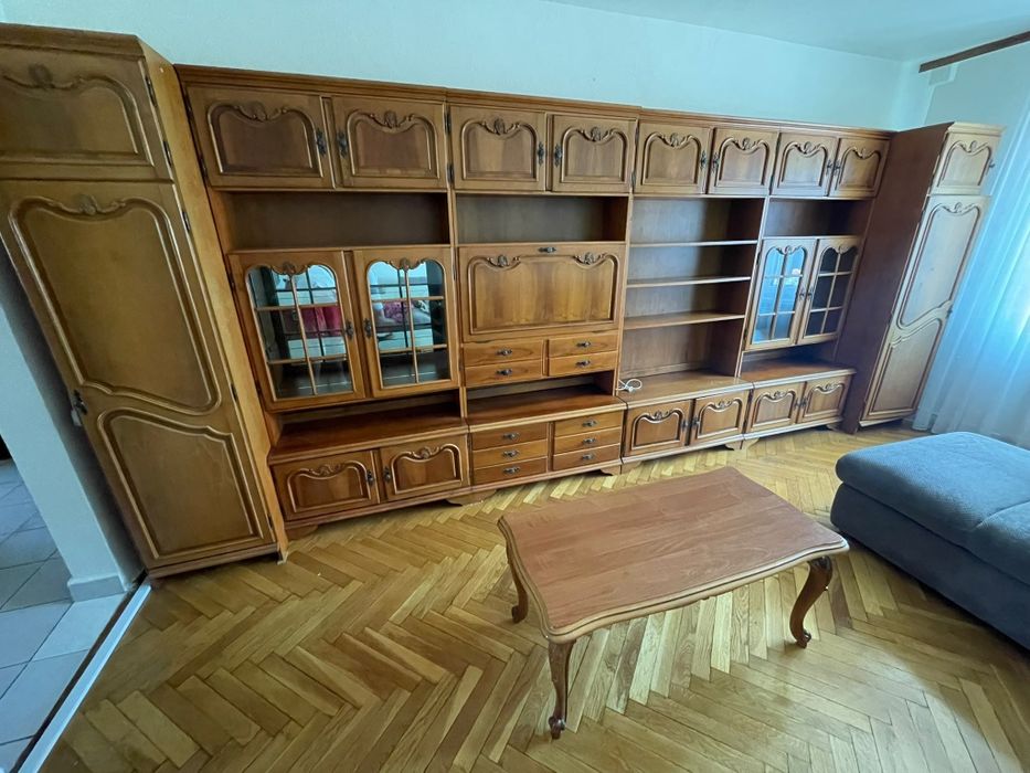 Mobila modulara din lemn masiv
