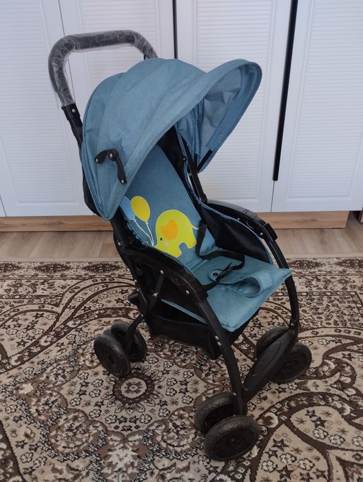 Детская прогулочная коляска.