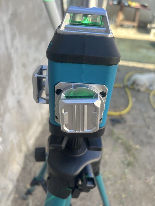 Vand nivela laser