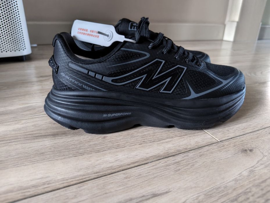 Кроссовки беговые