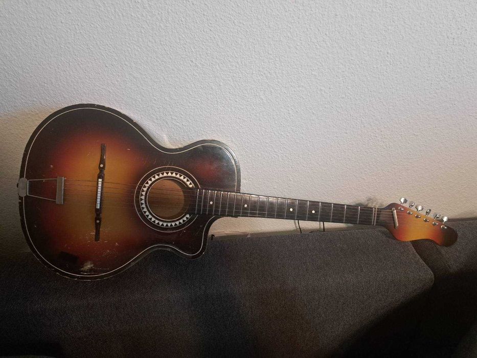 продавам електроакустична китара,произведена в Германия