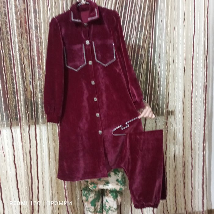 Двойка ВИЛВЕТ деярли Янги 3 марта кийилган купи билан