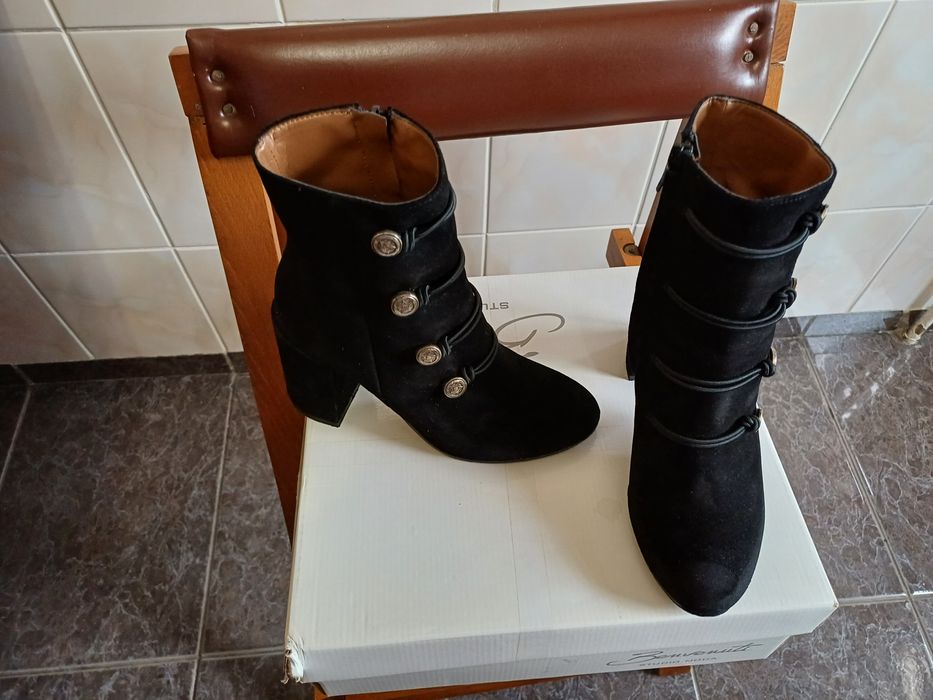 Botine piele intoarsa BiancaDi