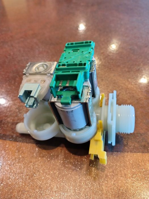 Клапанно тяло за пералня Bosch