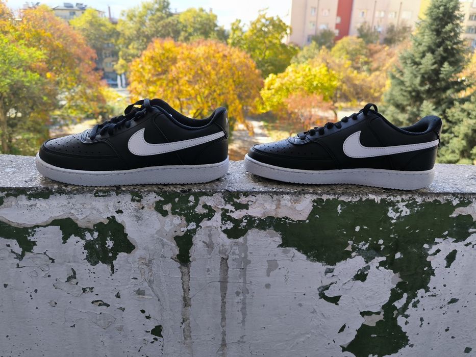 ОРИГИНАЛНИ НОВИ черни nike обувки размери 42 и 43 номер