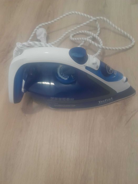Продавам нова ютия TEFAL