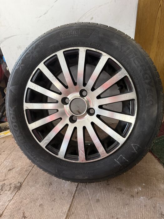 Продавам комплект 4-броя алуминиеви джанти с гуми-14 цола