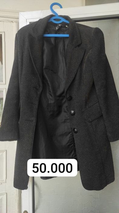 Qalin kiyimlar kurtka pidjakla