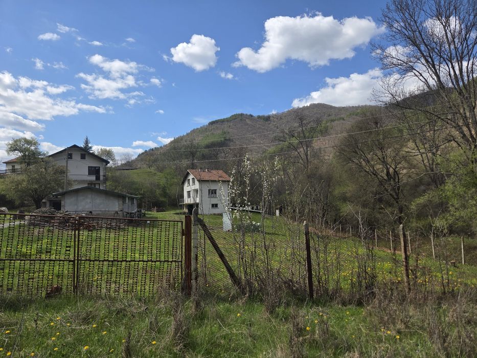 Почистване на запустели парцели ,дворове и терени