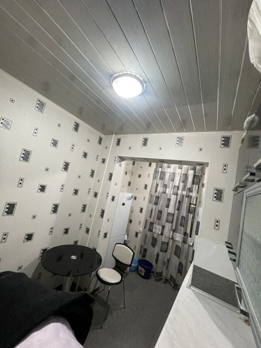 For sale: 3-room apartment, 3rd floor, 4-story building, not on the en