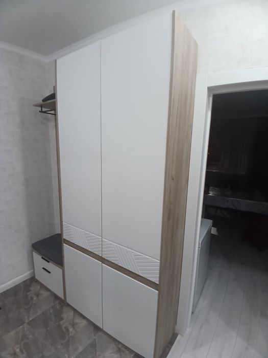 Продам прихожую.