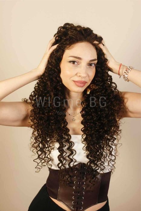 Дълга къдрава тъмнокестенява лейс фронт перука Малена