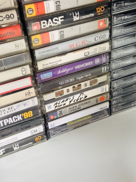 Lot mixt 100 de casete-casete Noi / inregistrate / originale cu muzica