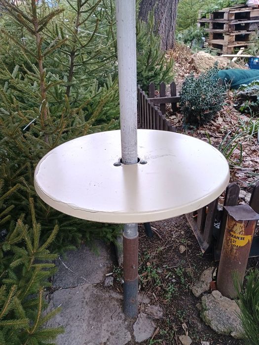 Градински чадър със здрава конструкция